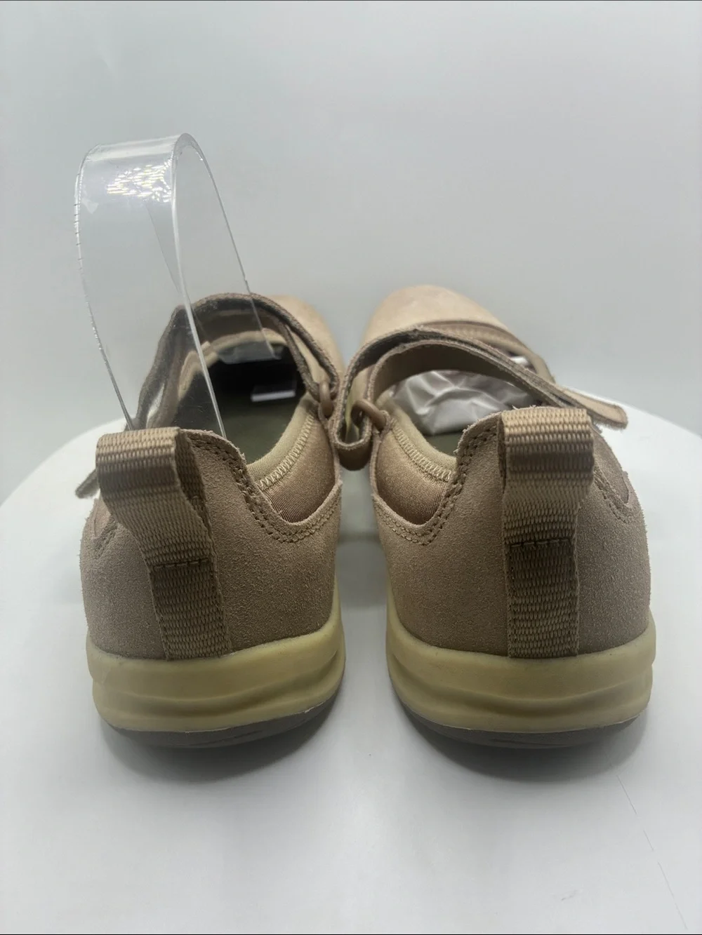 LANDS END WOMANS TAN MARY JANE STYLE SHOES / SIZE 6B SUEDE LEATHER/ STITCH DESIG